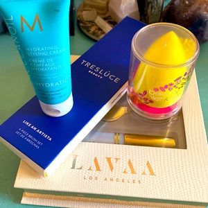 4/$15! Beauty combo set sold together, hair, lashes, makeup sponge and brushes